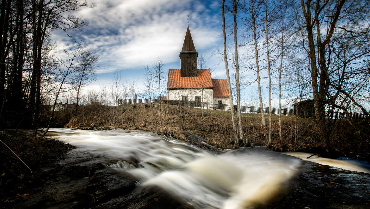 Fiskum kirke